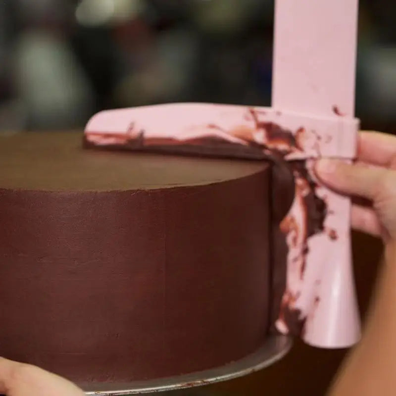 Espátula Niveladora para Bolos (Acabamento Perfeito Sem Complicação! 🎂✨)