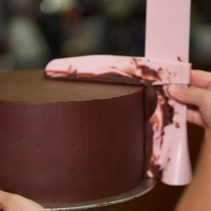 Espátula Niveladora para Bolos (Acabamento Perfeito Sem Complicação! 🎂✨)